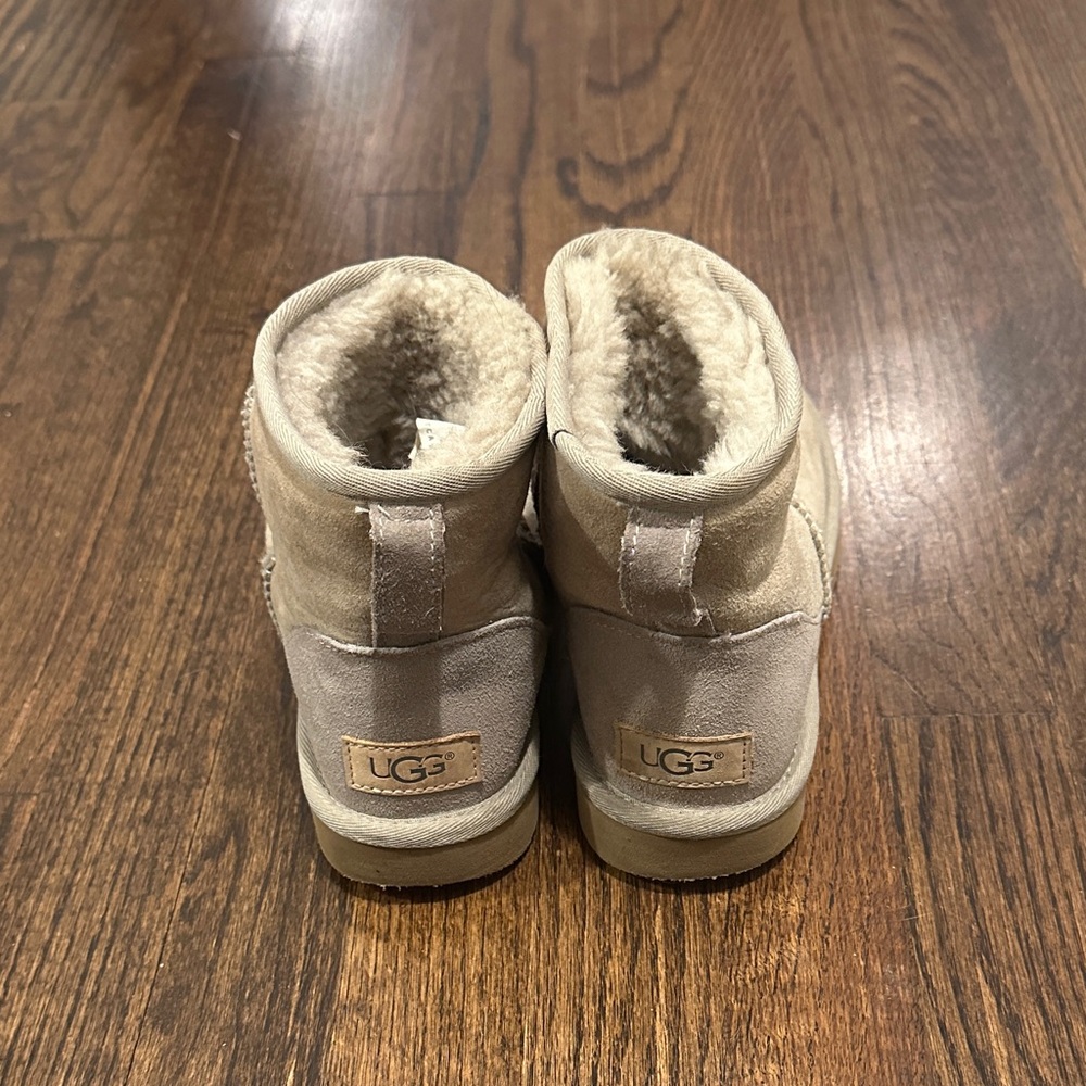Ugg Classic Mini - image 2